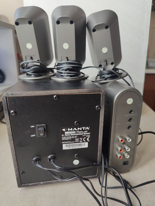 Zestaw/ Subwoofer i głośniki 3 sztuki/ Manta