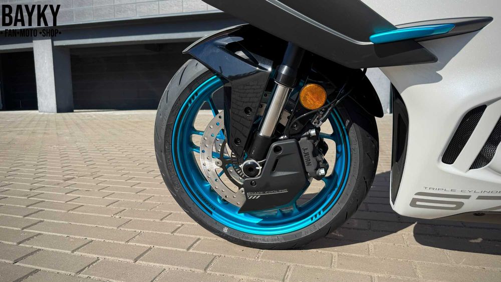 Мотоцикл CFMOTO 675SR-R