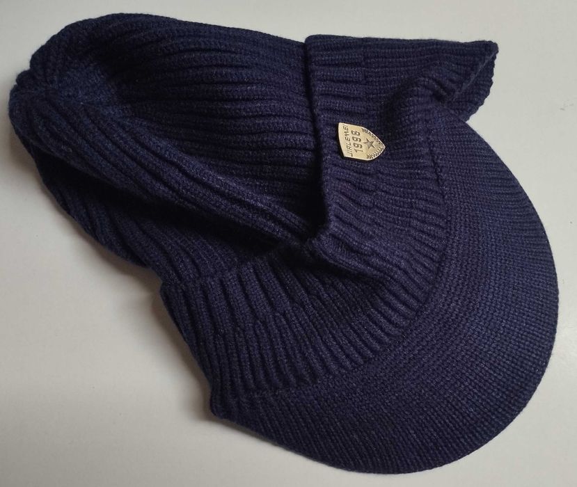 Gorro em algodão com pala e tapa orelhas, ideal para inverno