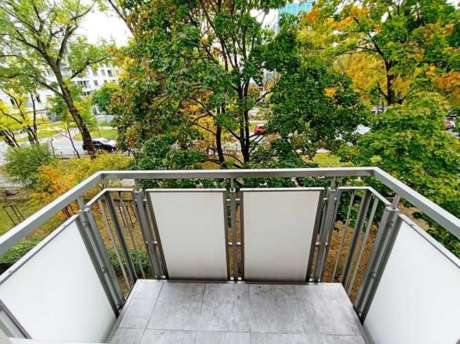 Duży pokój z balkonem, 15 m² – 1 Sierpnia 26, BEZ PROWIZJI, PROMOCJA