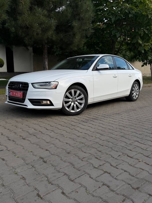 В продаже Audi A4B8 2013