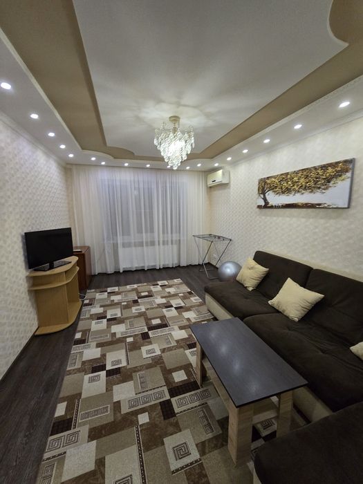 Сдам шикарную 4к квартиру на Лазурном. Автономное газовое отопление