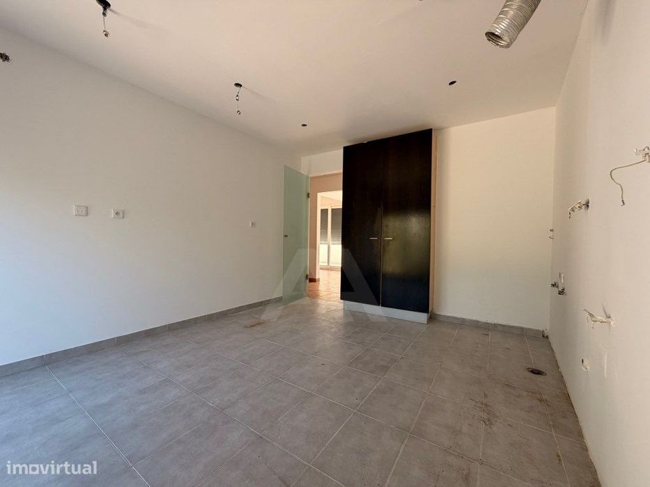 Moradia T4 em Mina de Água, Amadora