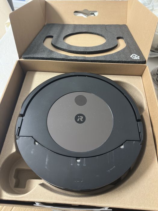 Aspirador Robô IROBOT Roomba Combo J9+ (2-em-1 - Preto