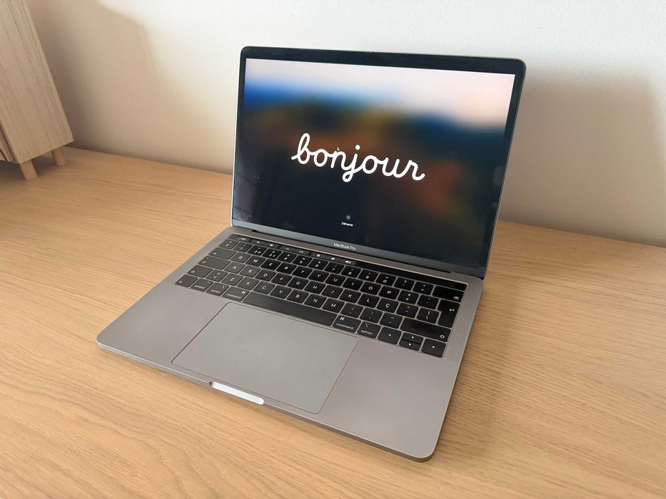 MacBook Pro 13" | i7 2.8GHz | 16GB RAM | 512GB SSD | TouchBar64738946657794121