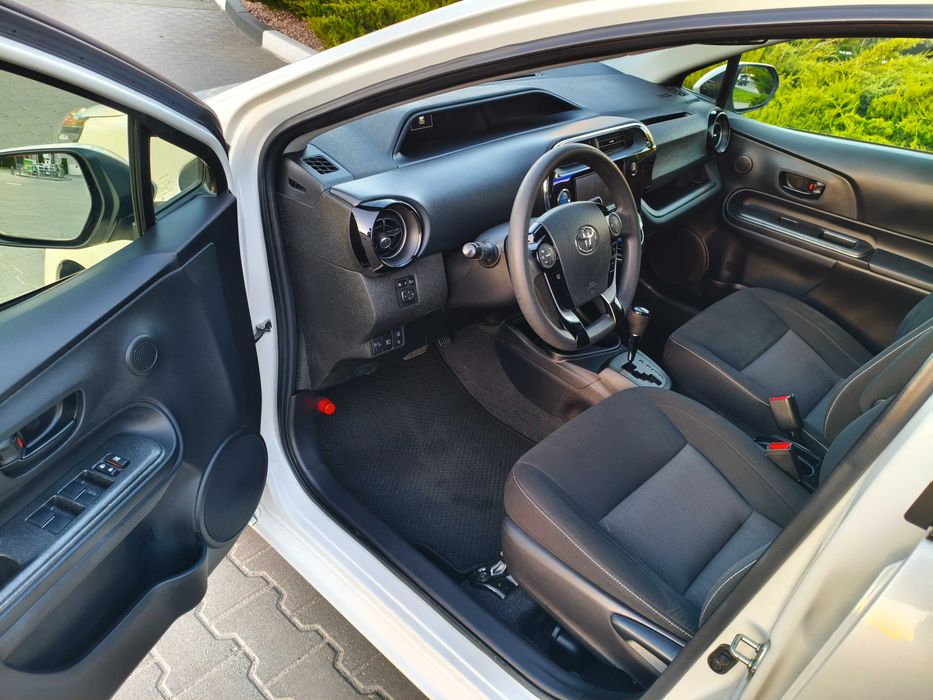 Продам Toyota Aqva 2020 гібрид 360 камери