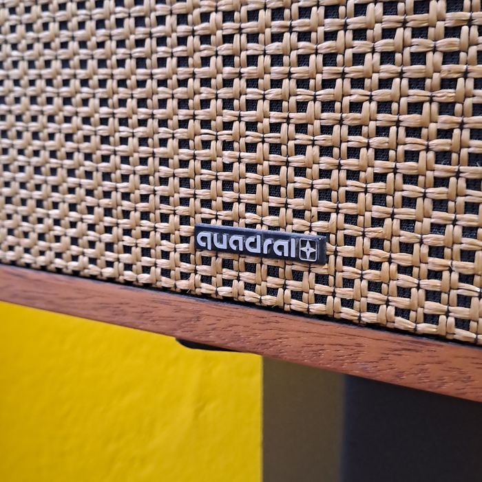 Colunas Quadral IR120E