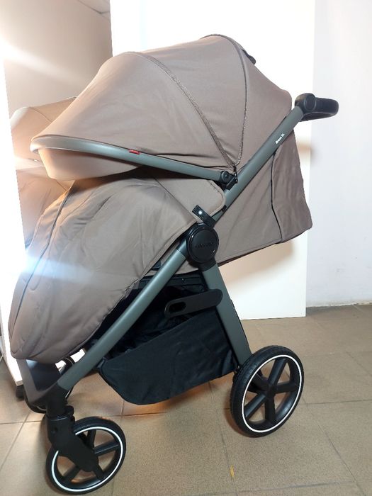 Коляска CARRELLO bravo DELUX модель 2025 року ШОУРУМ