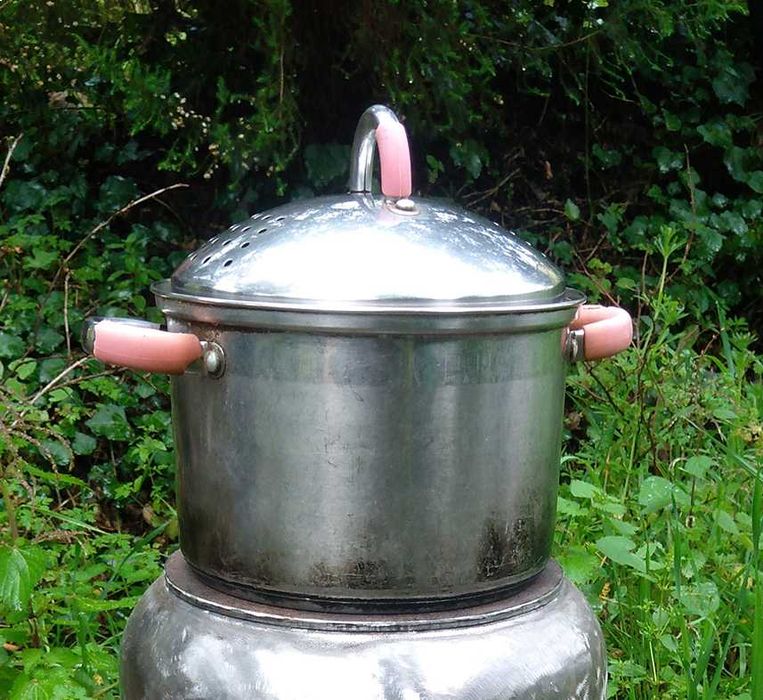 Fogão / Salamandra / stove artesanal, com possibilidade de cozinhar.