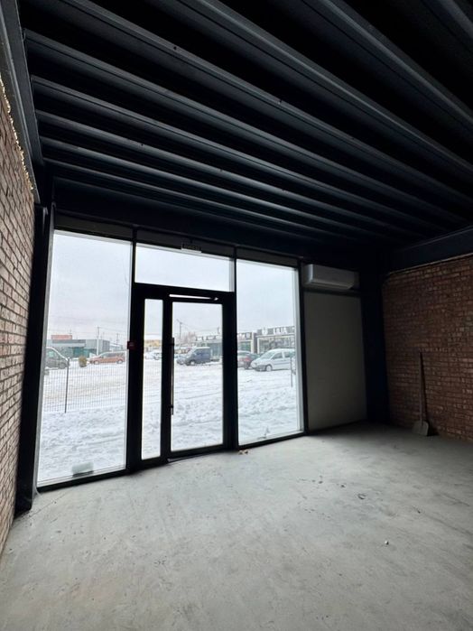 Пропонуємо до оренди сучасні комерційні приміщення біля ТЦ Баобаб, Ров