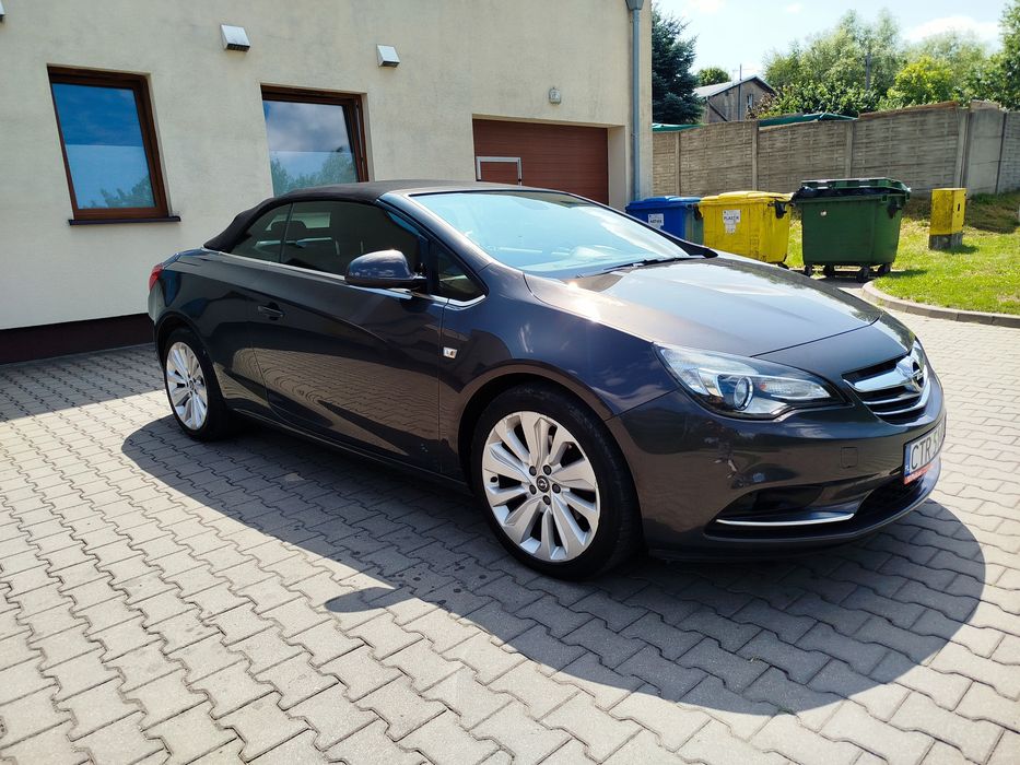 Sprzedam bardzo ładnego opla Cascade cabrio.
