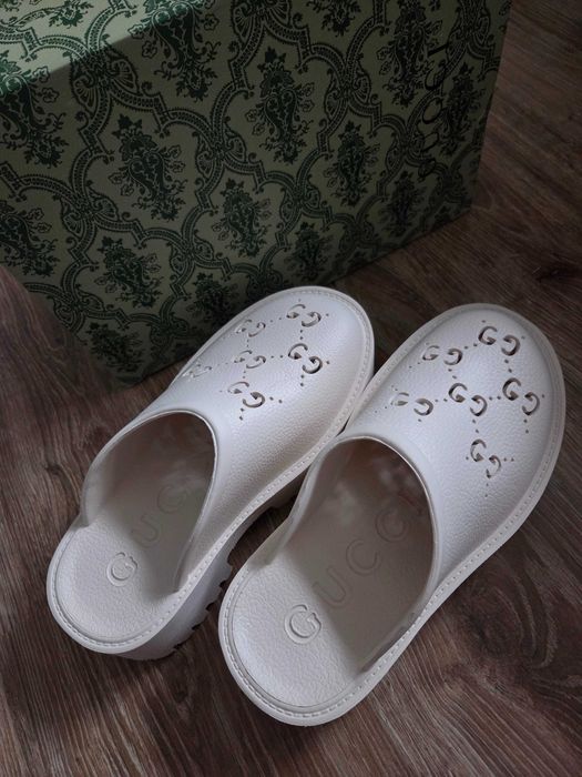 Klapki Gucci R.37