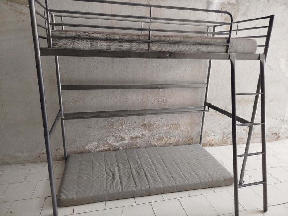 Beliche em ferro  com 2 colchões