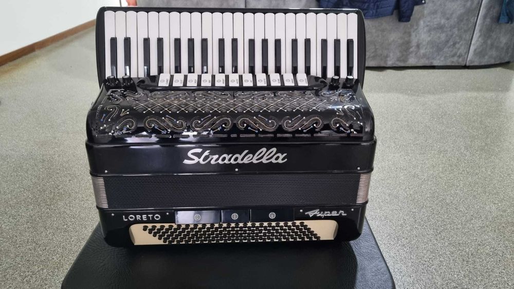 Acordeão stradella loreto super + mala