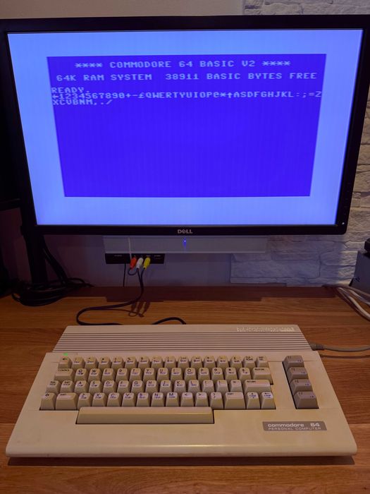 Commodore 64C sprawny – kultowy retro komputer – stan bardzo dobry #2