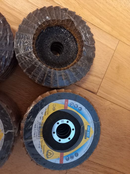 Скотч-брайт лепестковый ф125 SMT800