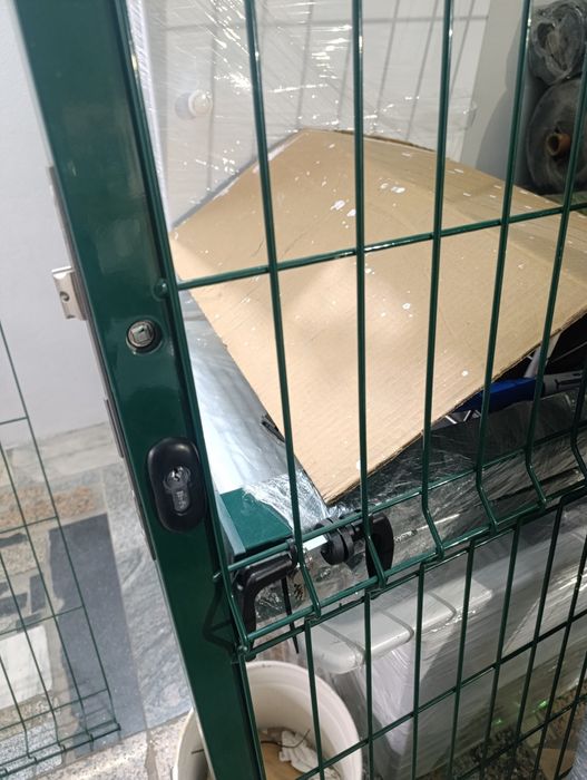 Portões exteriores com painel 3D