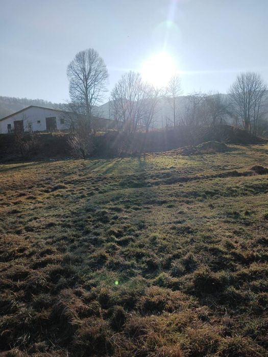 Продам земляний участок ціна договірна.