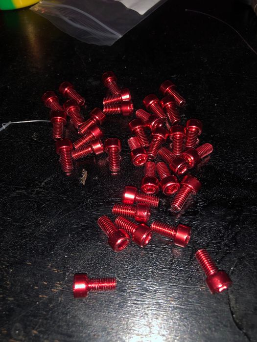 Parafusos sextavada em aluminio