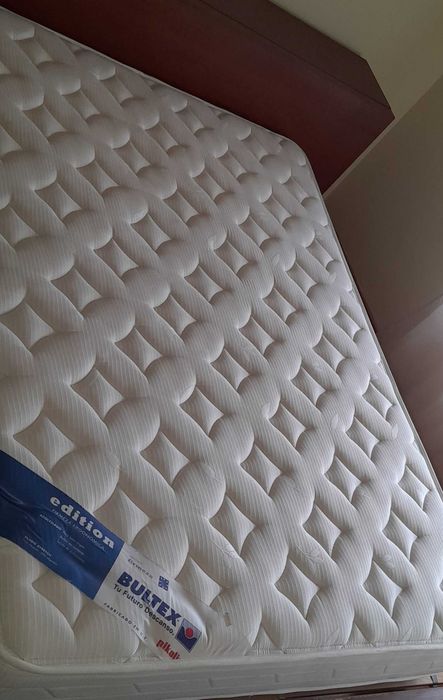 Colchão de casal Bultex 140×190cm semi-novo, excelente estado.