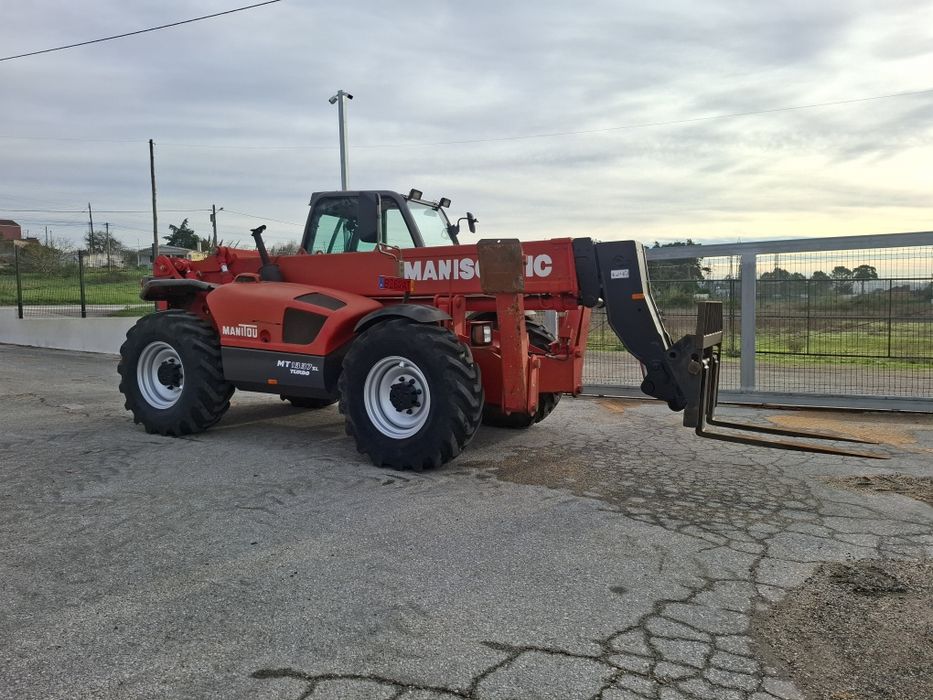 Manitou telescópico com matrícula