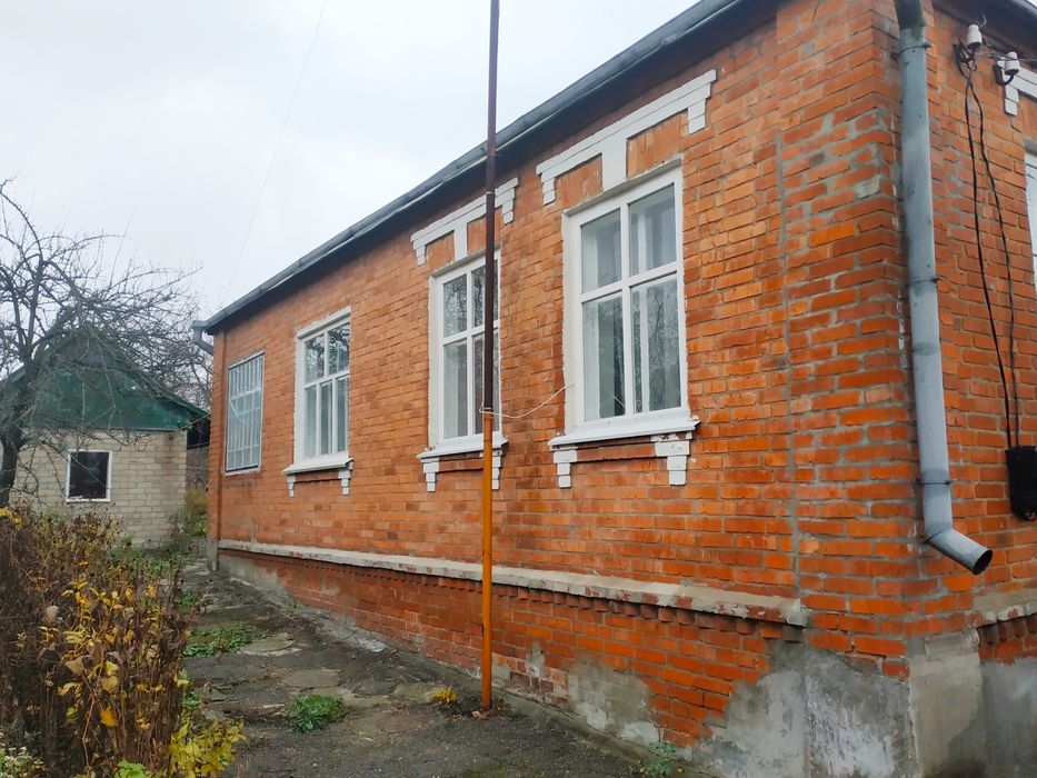 Продам дом в центре Люботина