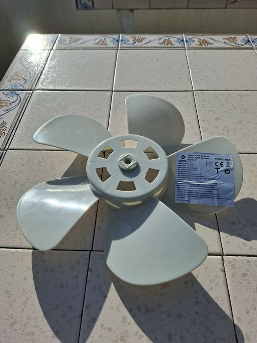 Hélice/Pá de Ventilador de Caixa 30 cm