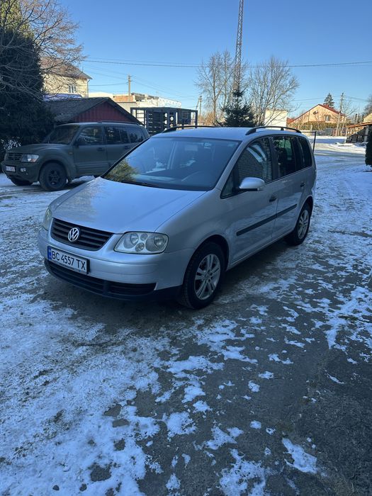 Тауран Touran 1,6 FSI автомат