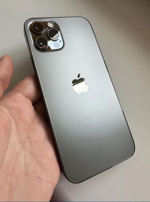 Продам айфон 12 про