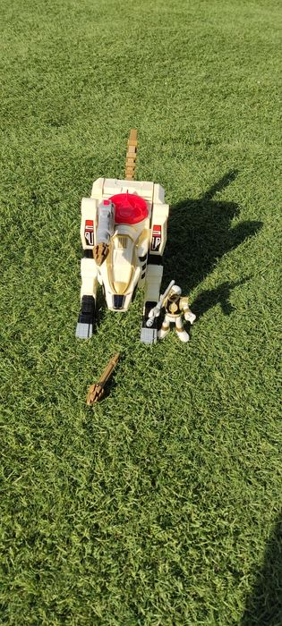White Power Ranger with Animal64409188974593120