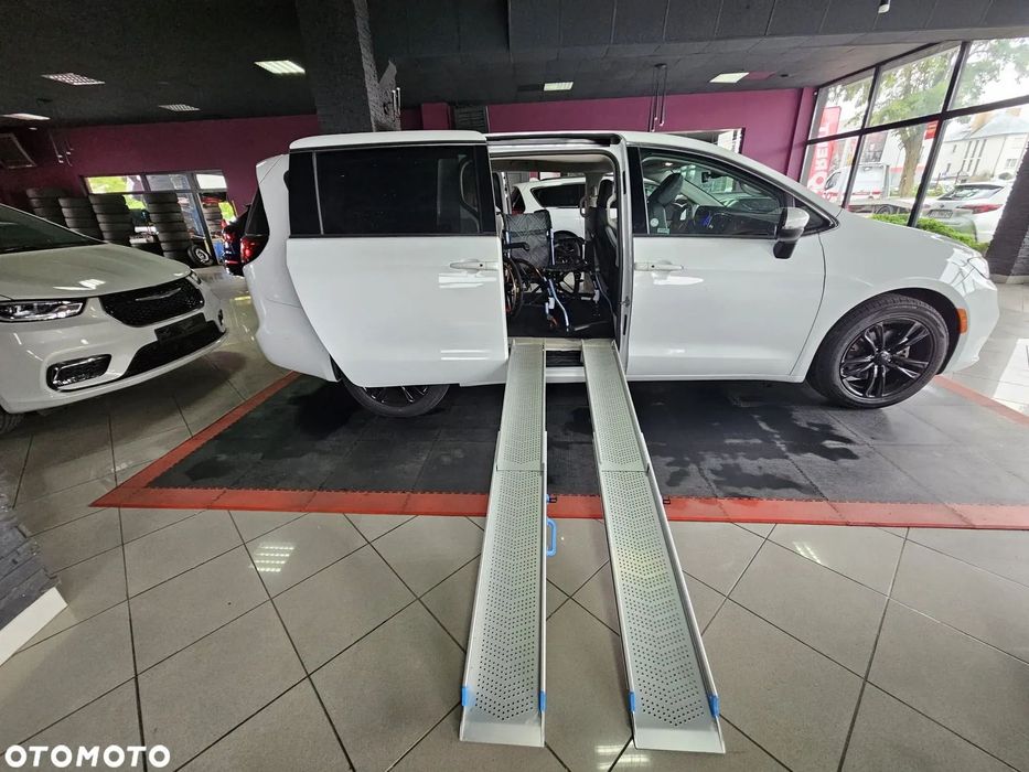 Chrysler Pacifica DOTACJA PFRON !!! dla NIEpełnosprawnych !!! / LUB najazdy i port !!!