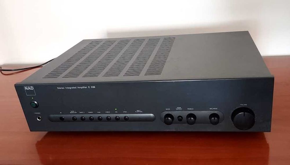 NAD C320 + Comando NAD | Excelente Estado | Amplificador Integrado Hi-Fi