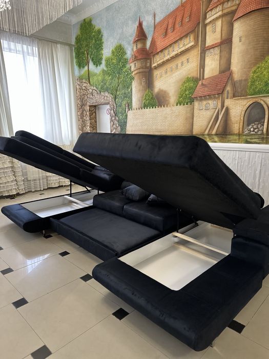 Розкладний П-подібний синій великий велюровий диван з Німеччини