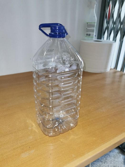 Garrafões Plástico 5L e 6L