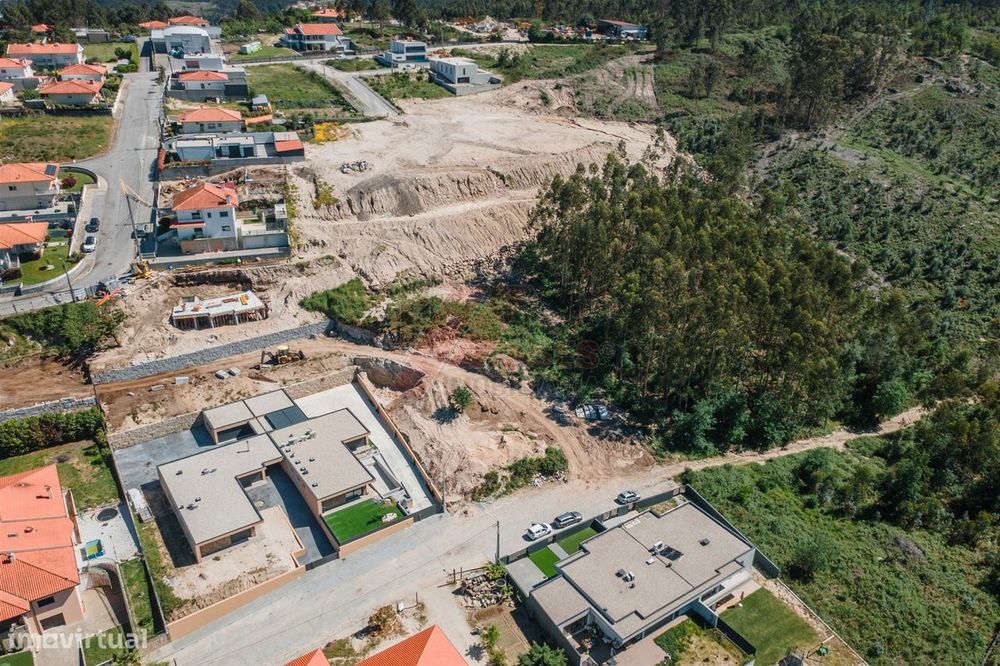 Terreno com Projeto Aprovado – Excelente Oportunidade !