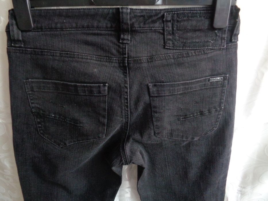 Spodnie damskie jeans czarne RI roz.38. ubrania damskie.