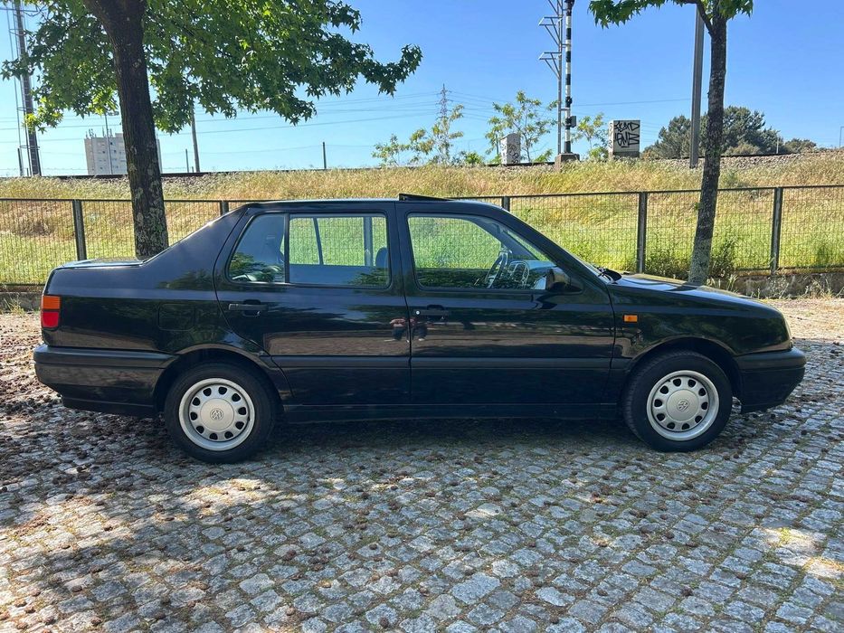 Volkswagen Vento 1.6i GL * 70 mil kms
