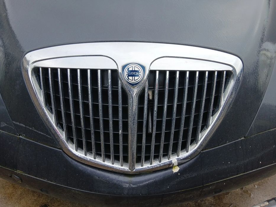 Capot LANCIA Thesis (841_)