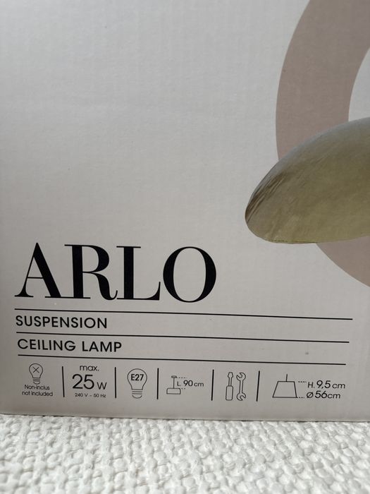 Candeeiro de tecto dourado