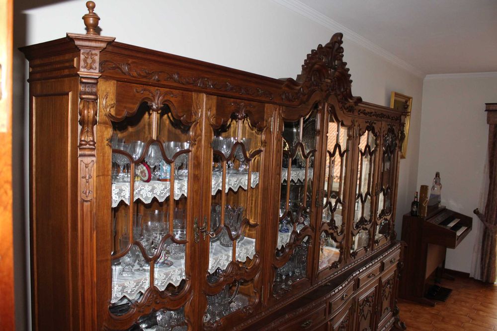 Móvel de Sala Antigo em Madeira