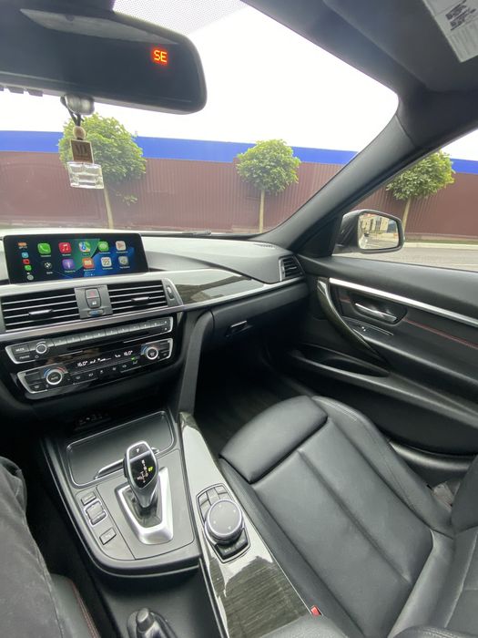 BMW 3 Series  330i  2016 рік 2,0