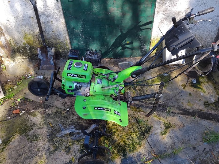 Trator vito impecável