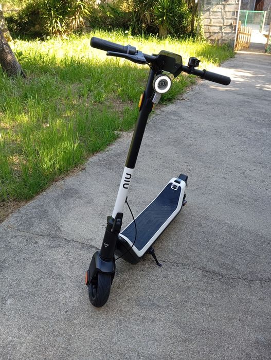 Trotinet NIU KQi3 Sport