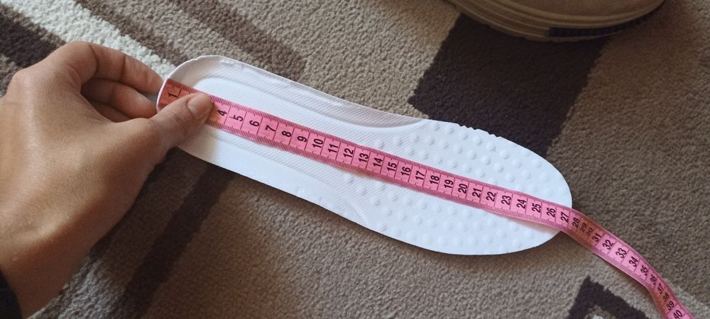 Чоловіче взуття 43 розмір на етикетці, 27 см устілка