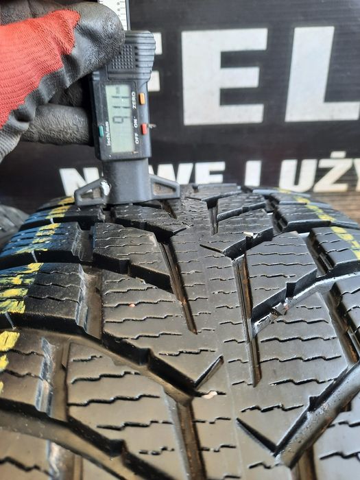 Opony zimowe 215/60/17C Nokian wzmacniane Para 9mm jak  Nowe