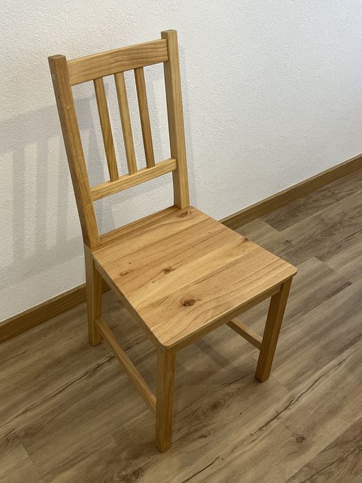 Mesa de Jantar c/ 4 Cadeiras (PINNTORP, Ikea)