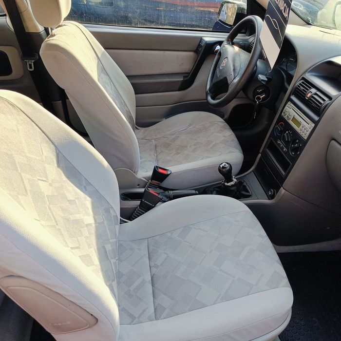 Opel Astra 1,6i z282 na części