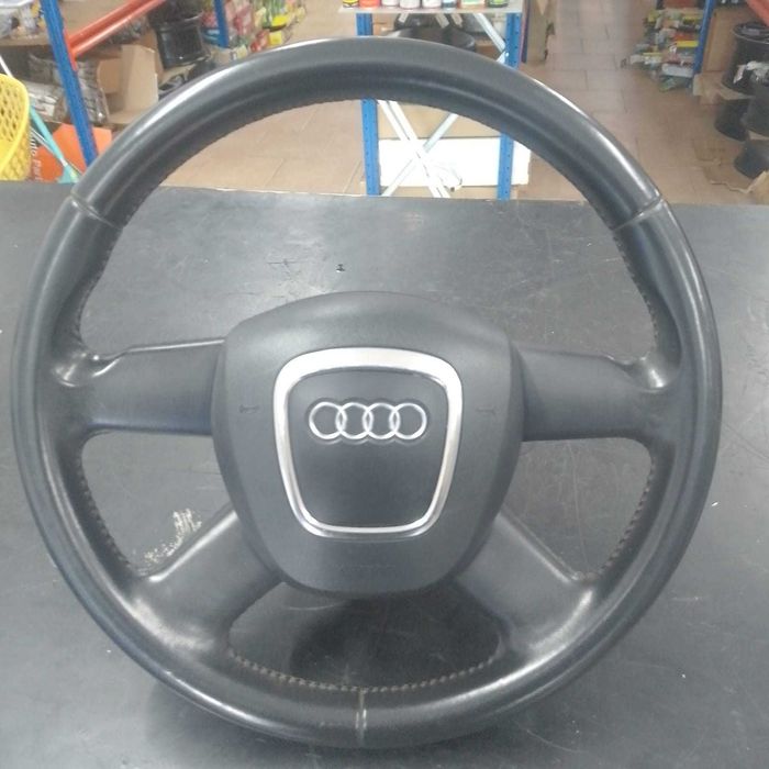 volante Audi a4 b7 com o Airbag.