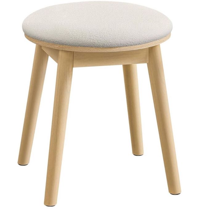 Krzesło z drewnianymi nogami