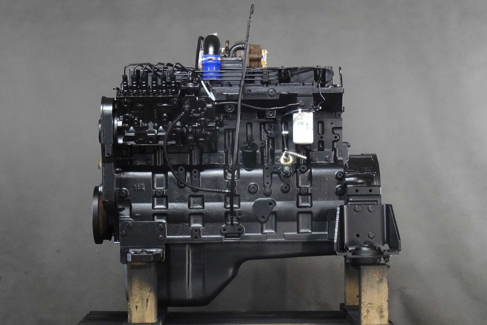 Silnik spalinowy - Komatsu SAA6D114E-1